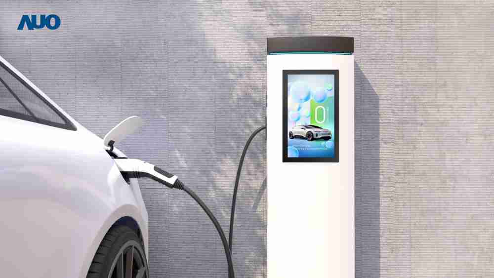 友達〝EVSE車用充電樁解決方案〞專為電動汽車充電樁設計，，，，具有高亮度、、克服戶外艱難環境的耐溫、、、、耐紫外線等特性，，，並搭載散熱性及擴充性強的高效能工業電腦，，，可實現人機互動訴求，，，如資訊顯示、、支付等應用