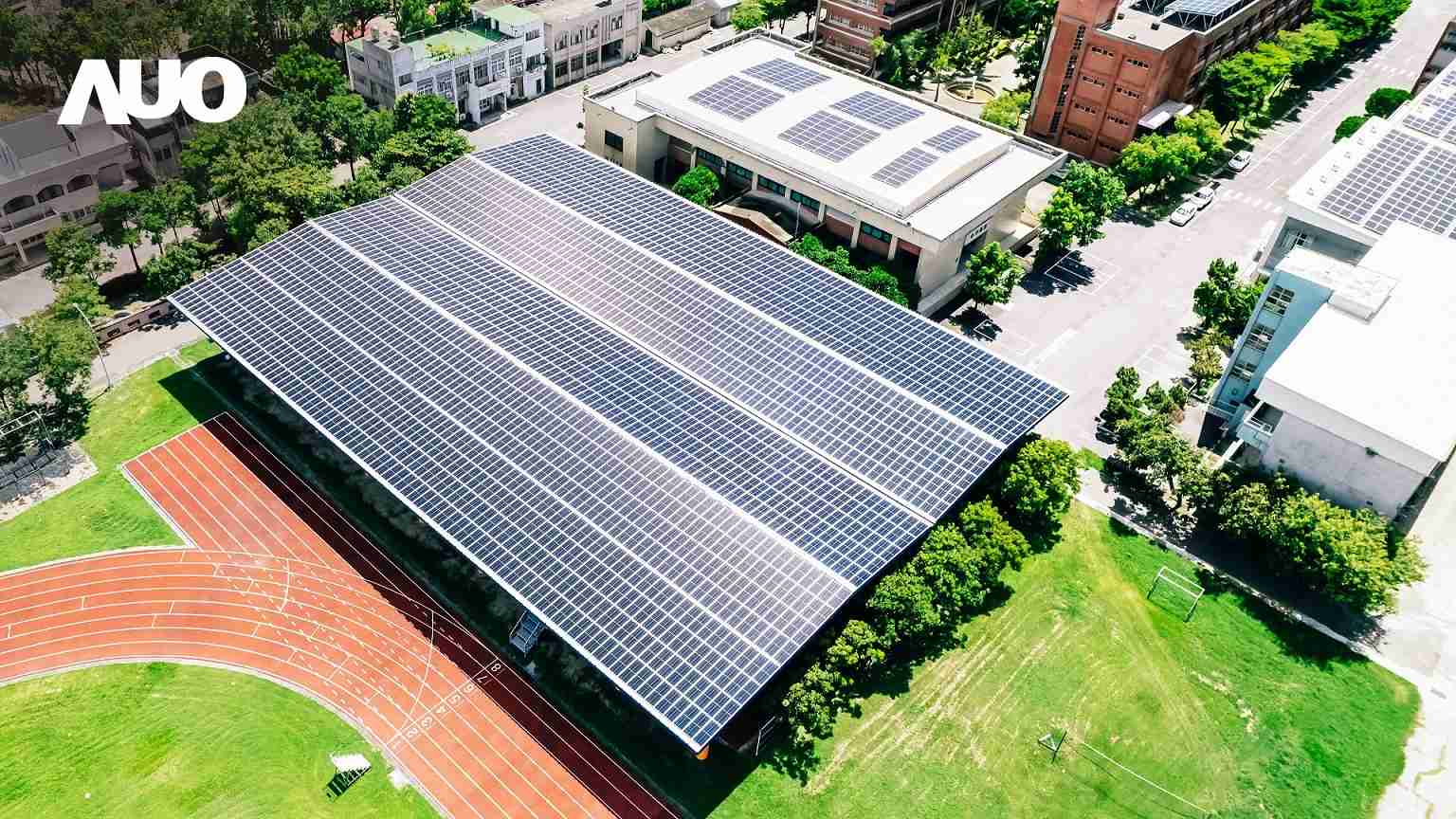 万利SunSteel光电整合型浪板具备快速安装、、、轻量化优势，，，可提升15%发电效能，，通过国际IEC与台湾VPC认证安全、、、、防漏、、耐候标准