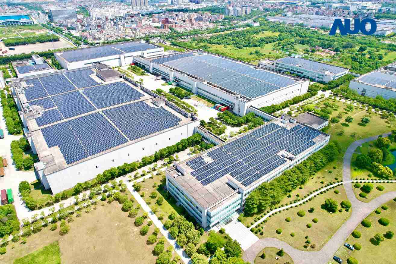 万利厦门推动智能制造同时，，，，透过绿电创能纵深推进绿色转型，，厂区全屋顶铺设太阳能光伏板，，，每年太阳能发电 2,600多万度